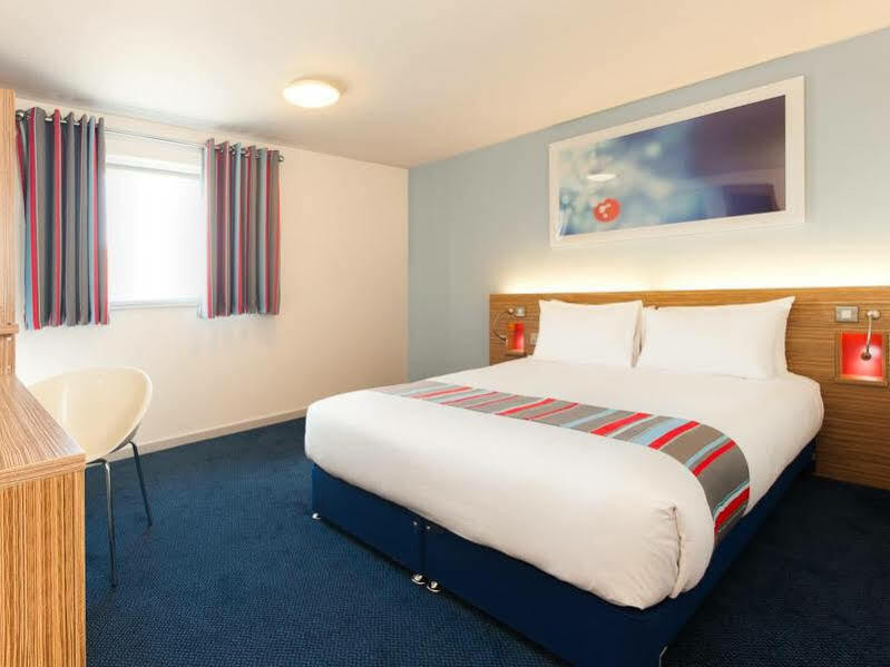 Ibis Budget London Heathrow T5 Slough Eksteriør billede